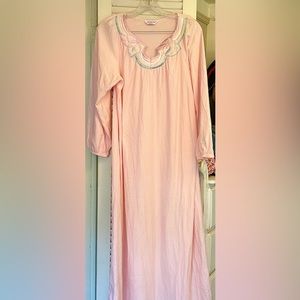 Vintage Vanity Fair Ivory Fleece-like Lounge Nightgown M